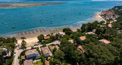 Appartement avec Terrasse, 2min aÌ pied de la plage