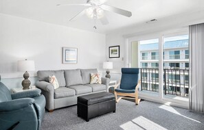 TV - Ocean Block 2 BR 2 BA Ocean Block Unit W/Pool (Ocean City)