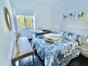 5 bedrooms, iron/ironing board, travel cot, free WiFi - Ca' Yaya - Big House w/Terraces + Rooftop & Views (Hermigua)