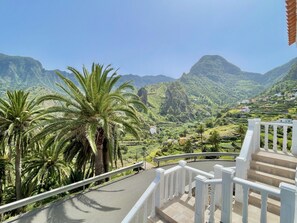 Property grounds - Ca' Yaya - Big House w/Terraces + Rooftop & Views (Hermigua)