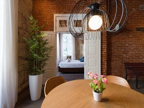 1 chambre, fer et planche à repasser, Wi-Fi gratuit, draps fournis