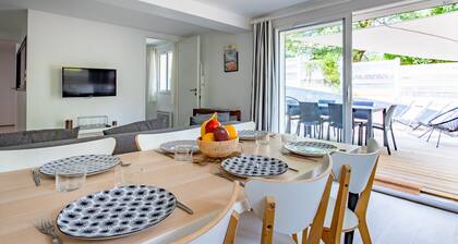 Apartment with terrace 2 minutes walk from the beach and 5 minutes from the shops