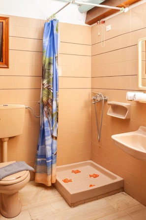 Studio, Smoking | Bathroom