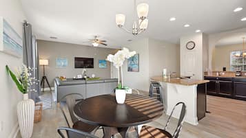 Villa, 6 Bedrooms | Private kitchen