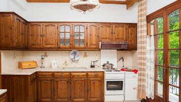 Apartment, Smoking | Private kitchen