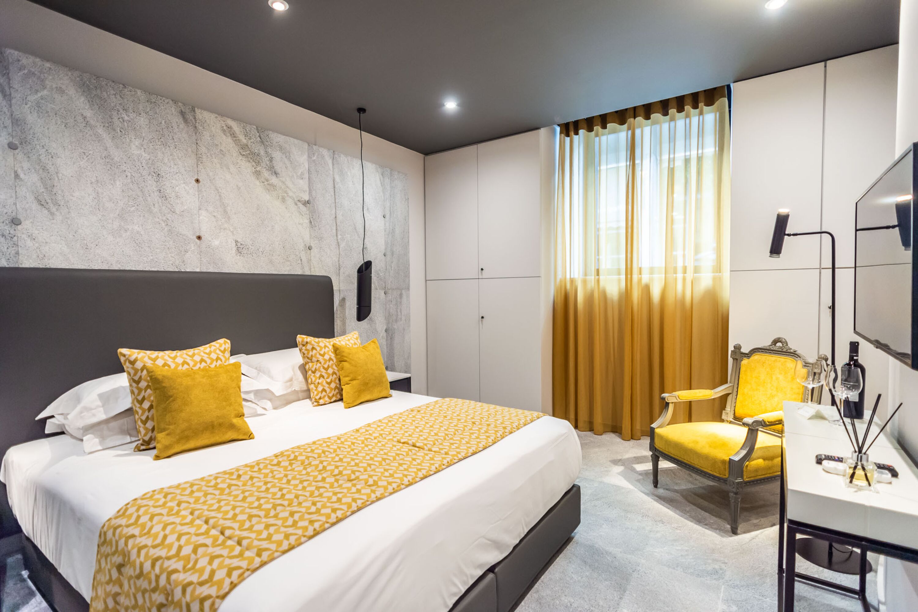 Deluxe Double Room by 33Solonos Suites