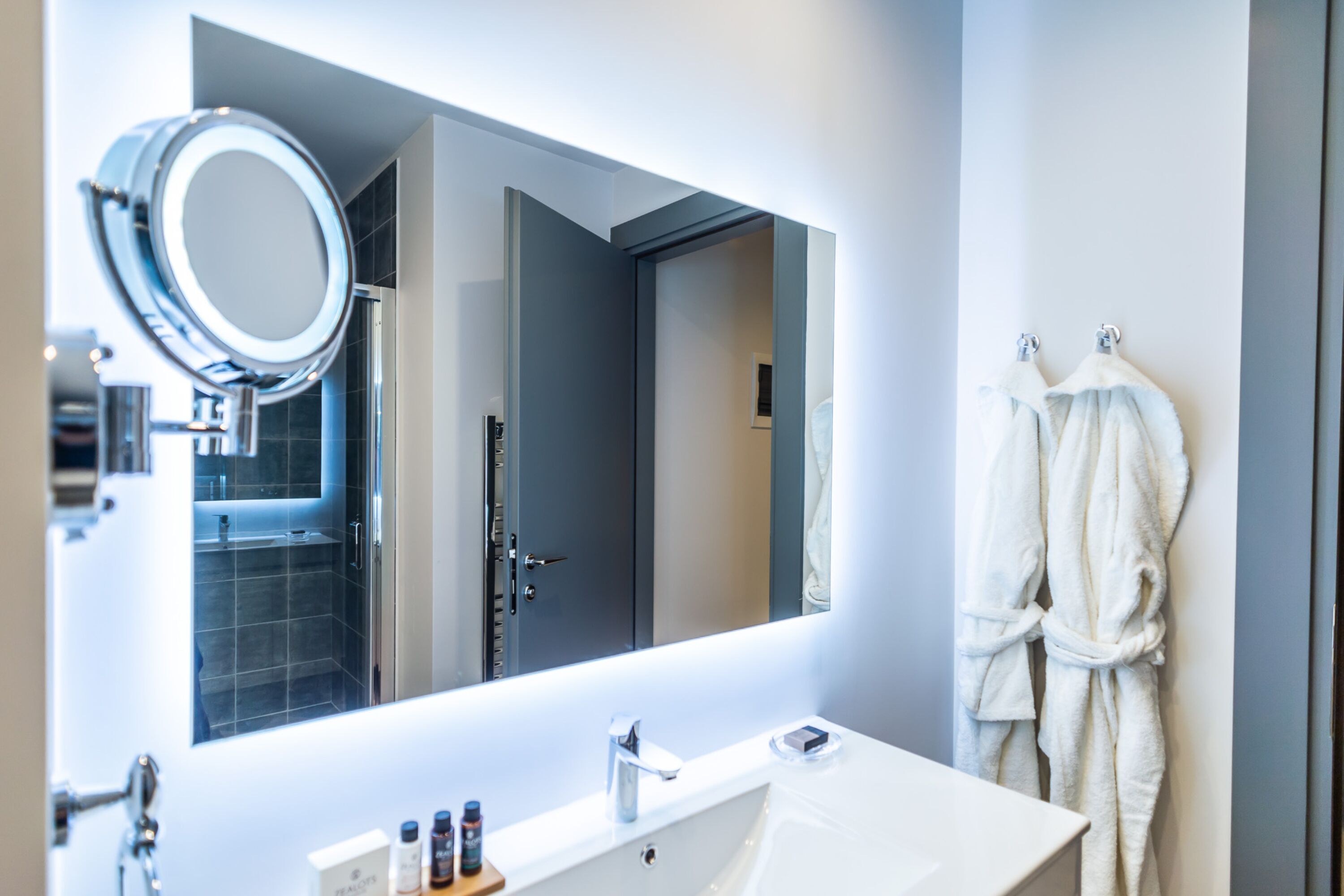 Deluxe Double Room by 33Solonos Suites