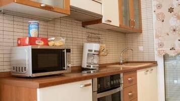 Apartment, Accessible | Private kitchen