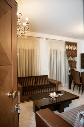 Apartment, Accessible | 2 bedrooms, desk