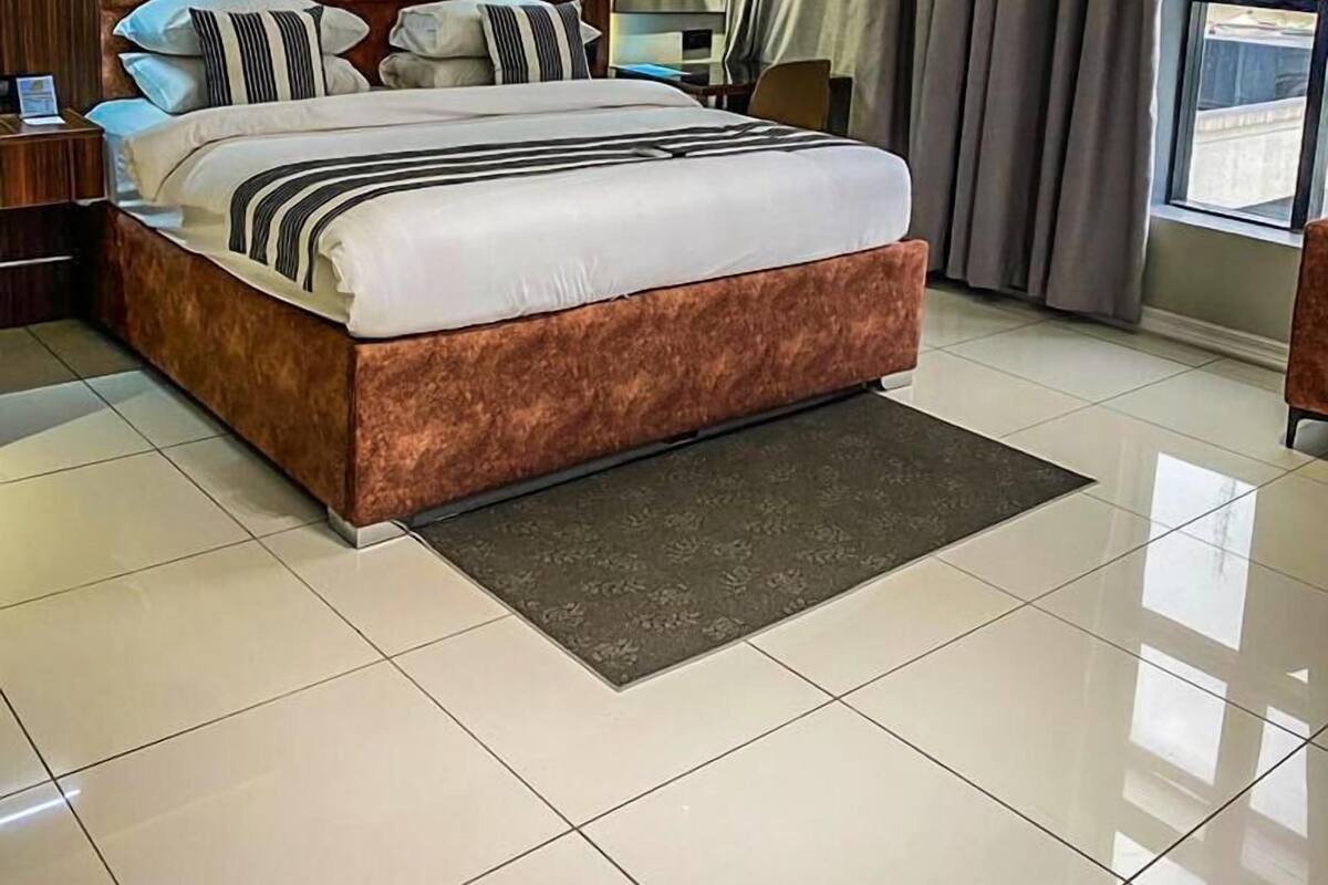 Superior studio | Donsdekens, Tempur Pedic-bedden, een kluis op de kamer, een bureau