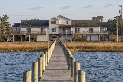 Sunny Shack by Seaside Vacations & Sales