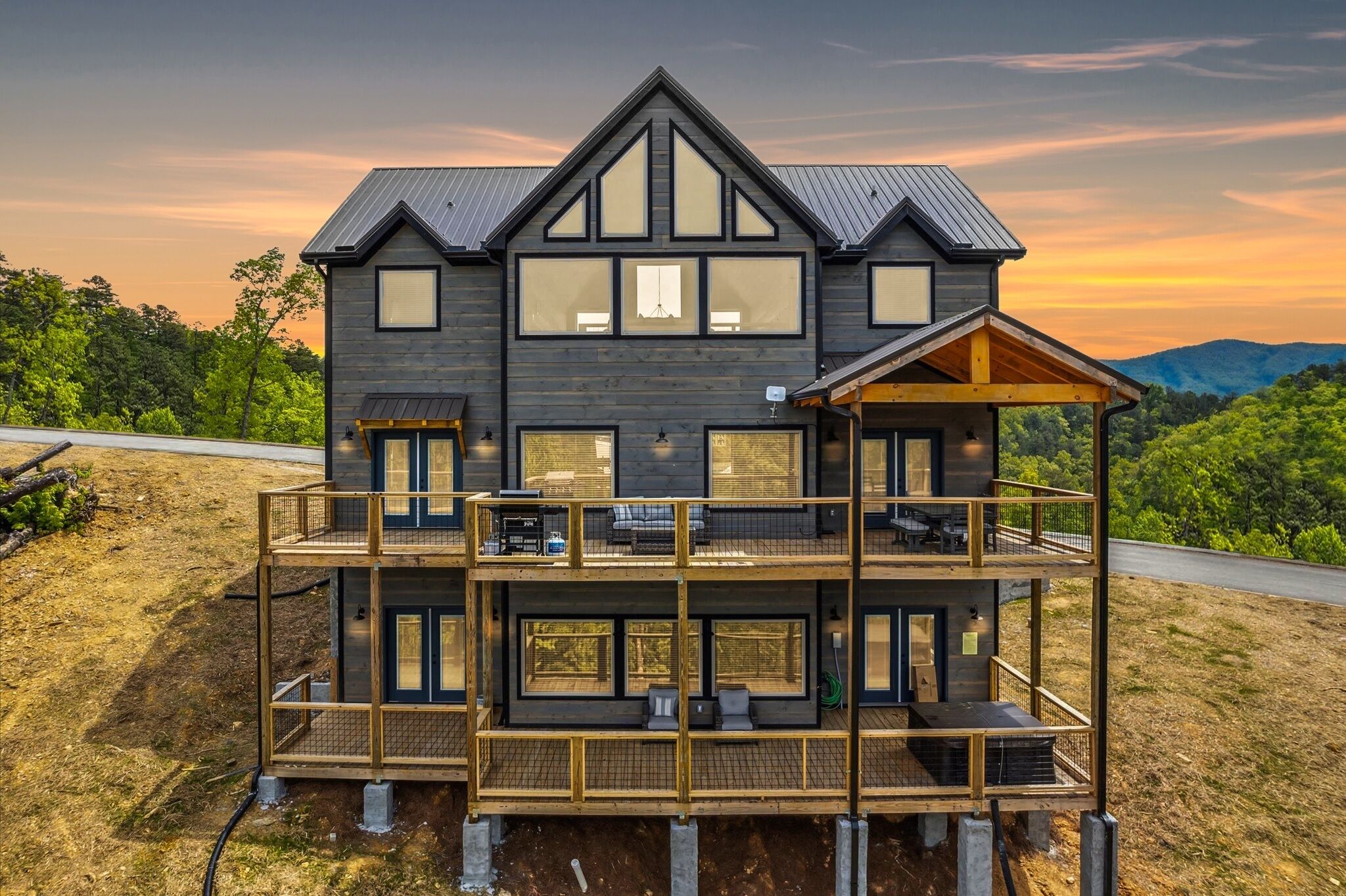 Cabin, 5 Bedrooms | Exterior