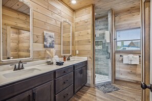 Cabin, 5 Bedrooms | Bathroom | Towels - Southern Comfort 5 Bedroom Cabin by RedAwning (Sevierville)