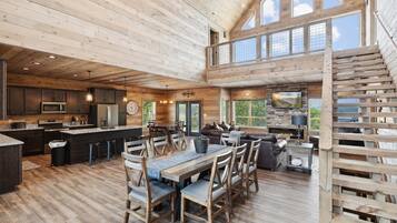 Cabin, 5 Bedrooms | Private kitchen | Fridge, oven, coffee/tea maker, toaster
