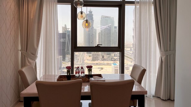 Apartment - Elegant 2 BHK Paramount Tower City View (Dubai)