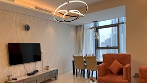 Apartment - Elegant 2 BHK Paramount Tower City View (Dubai)