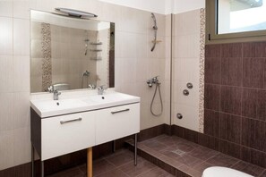 Departamento | Baño | Amenidades de baño gratuitas y toallas 