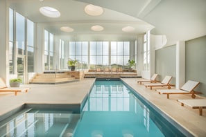 Indoor pool, open 8:00 AM to 8:00 PM, sun loungers - Le Grand Large  (Dolus-d'Oleron)