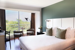 Room | Minibar, in-room safe, soundproofing, free WiFi