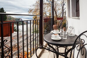 独立别墅, 吸烟房 | 1 多间卧室、办公桌