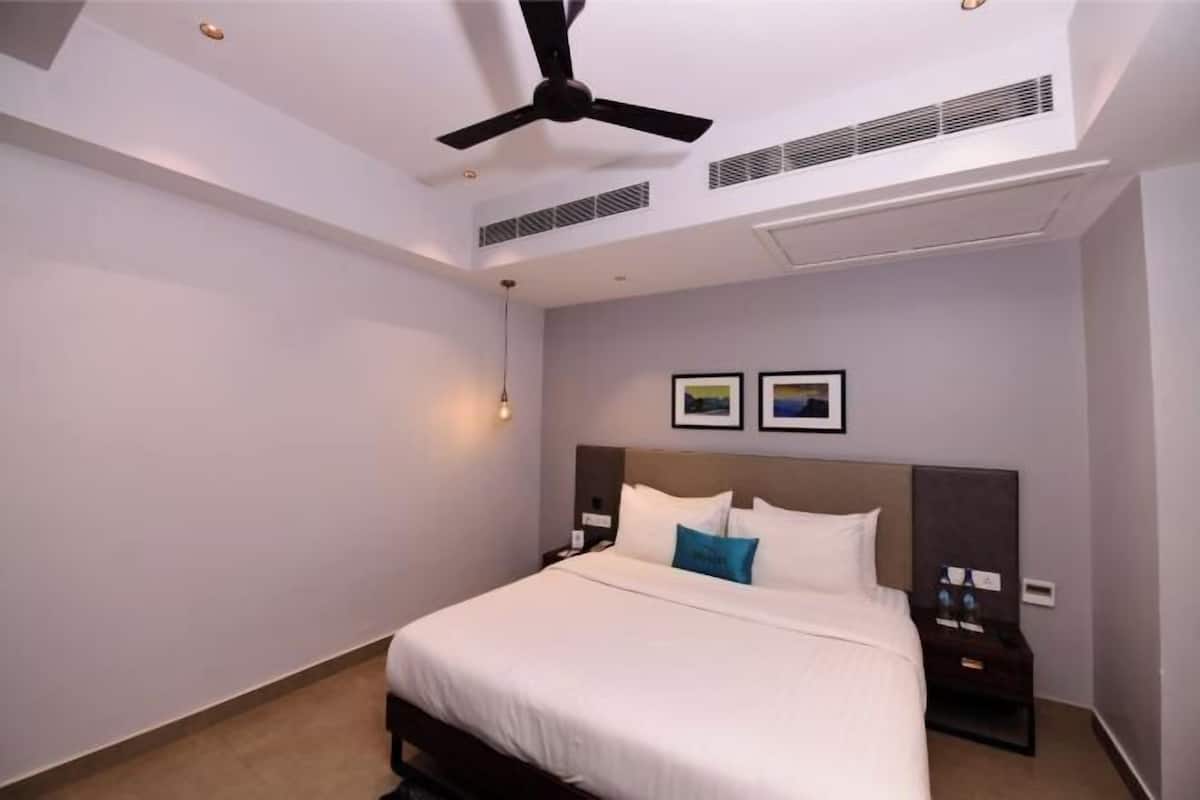 1 bedroom, Egyptian cotton sheets, premium bedding, Select Comfort beds