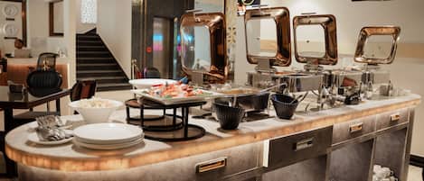 Petit déjeuner buffet (315 INR par personne)