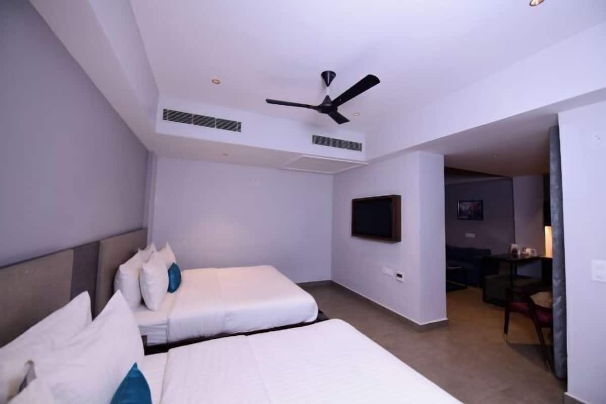 1 bedroom, Egyptian cotton sheets, premium bedding, Select Comfort beds