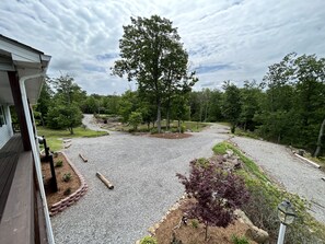 Property grounds - Secluded Mountain House on 12 acres w/ Pond! 20 min to downtown Chattanooga! (Chattanooga)