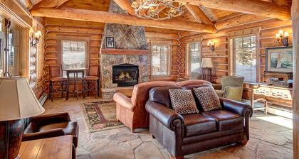Stunning 3 BR Townhome in Keystone! Enjoy the complex hot tub after a long day o