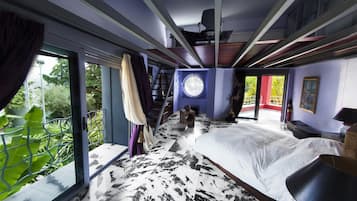 Villa | 4 bedrooms, desk