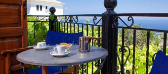 Paradeisos Double Room With Balcony 5