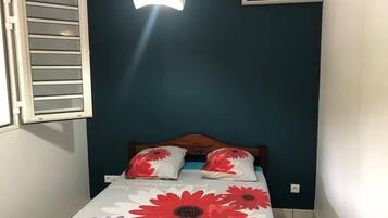 1 bedroom, iron/ironing board, free WiFi, bed sheets