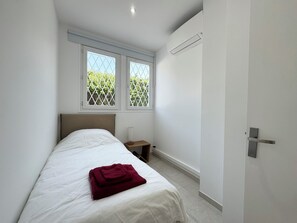 3 عدّة غرف نوم وواي فاي وملاءات أسرّة