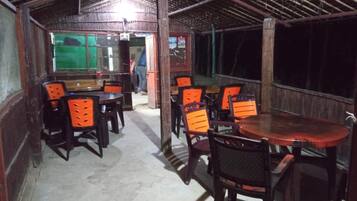 Tägliches inbegriffenes einheimisches Frühstück