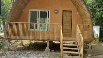 Comfort Chalet | Pillowtop beds, individually decorated, individually furnished, desk