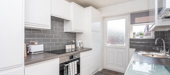 14 Acomb Wood Drive · Peaceful 2-Bed Home in York with Free Parking - Pass the Keys