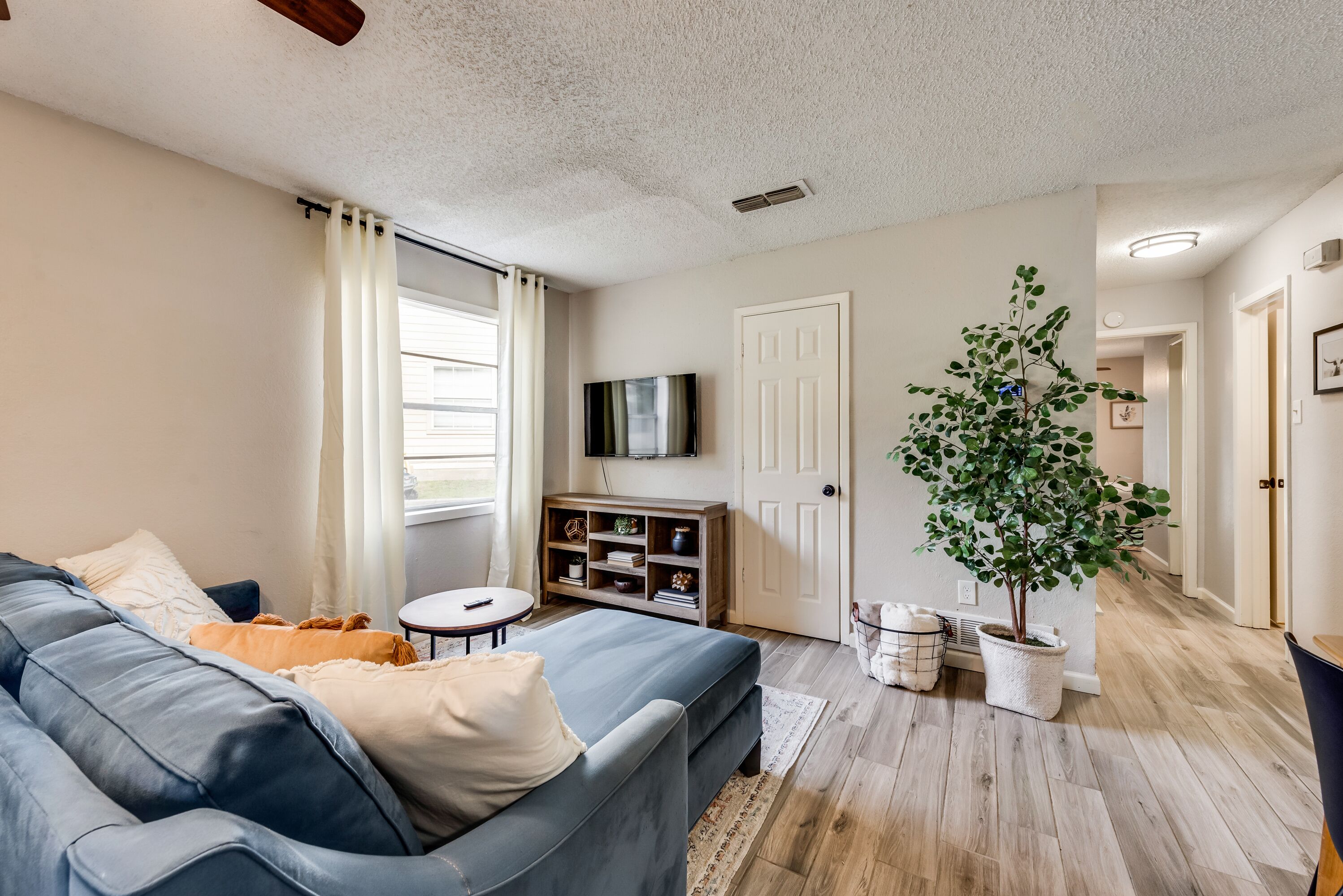 Charming 2RB Home - By Carswell Air force Base