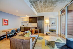 تلفزيون، مكتب