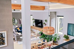 Téléviseur, bureau