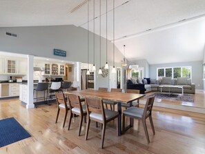 Interior - Minutes from Downtown Easton and St. Michaels | Private Dock | Pool | Kayaks (Royal Oak)