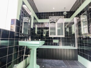 Shower - Crystal Cove (Bridlington)