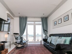 Living area - Crystal Cove (Bridlington)