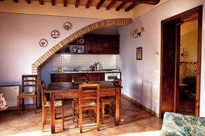 Casa família, 6 quartos, terraço (Casale Francesca With Private Pool) | Sala de jantar