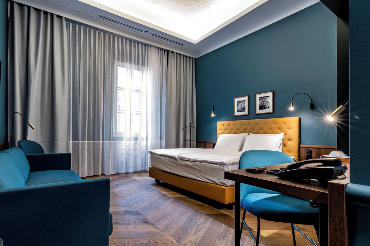1 bedroom, in-room safe, desk, laptop workspace