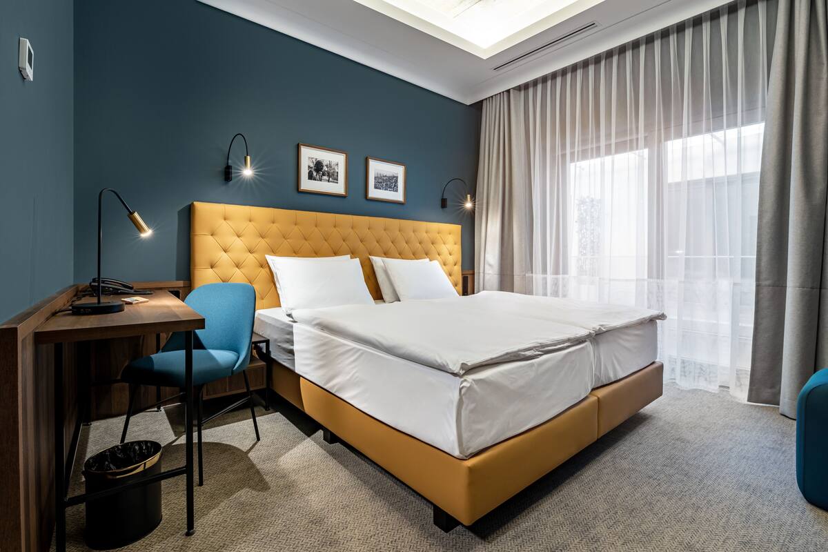 Superior Room | 1 bedroom, in-room safe, desk, laptop workspace