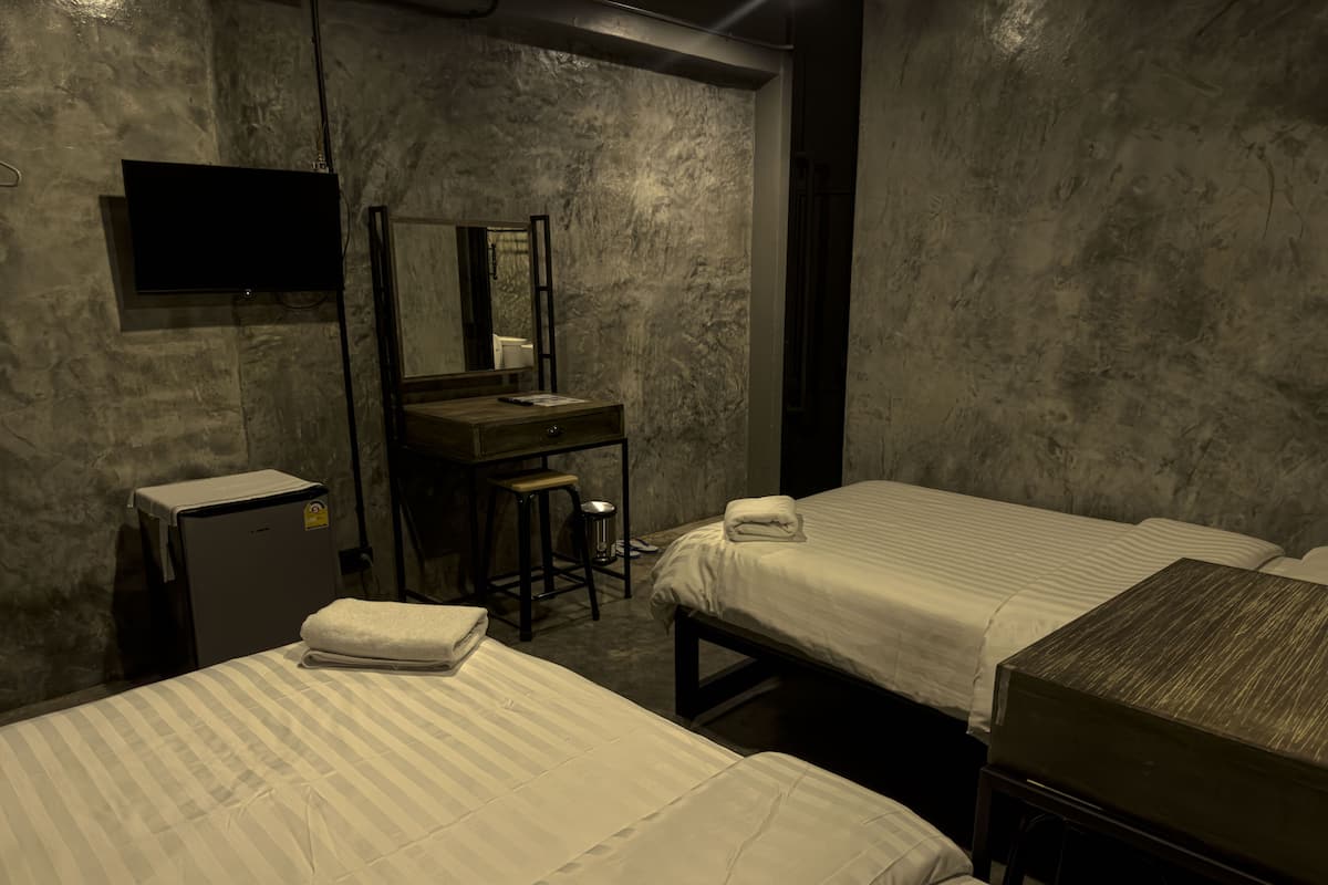 Twin Room | Free WiFi, bed sheets