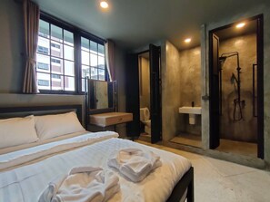 Single Room | Free WiFi, bed sheets - Premier Hostel Chiang Mai (Chiang Mai)