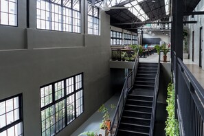 Living area - Premier Hostel Chiang Mai (Chiang Mai)