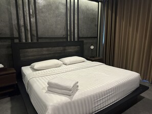 Double Room Single Use - Premier Hostel Chiang Mai (Chiang Mai)
