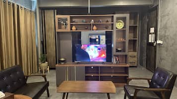 Studio | Living area